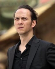 Онер Эркан в сериале «Чукур» Онер Эркан в сериале «Чукур»
